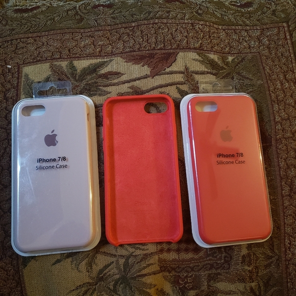 Iphone 7/8 silicone case - Picture 2 of 3